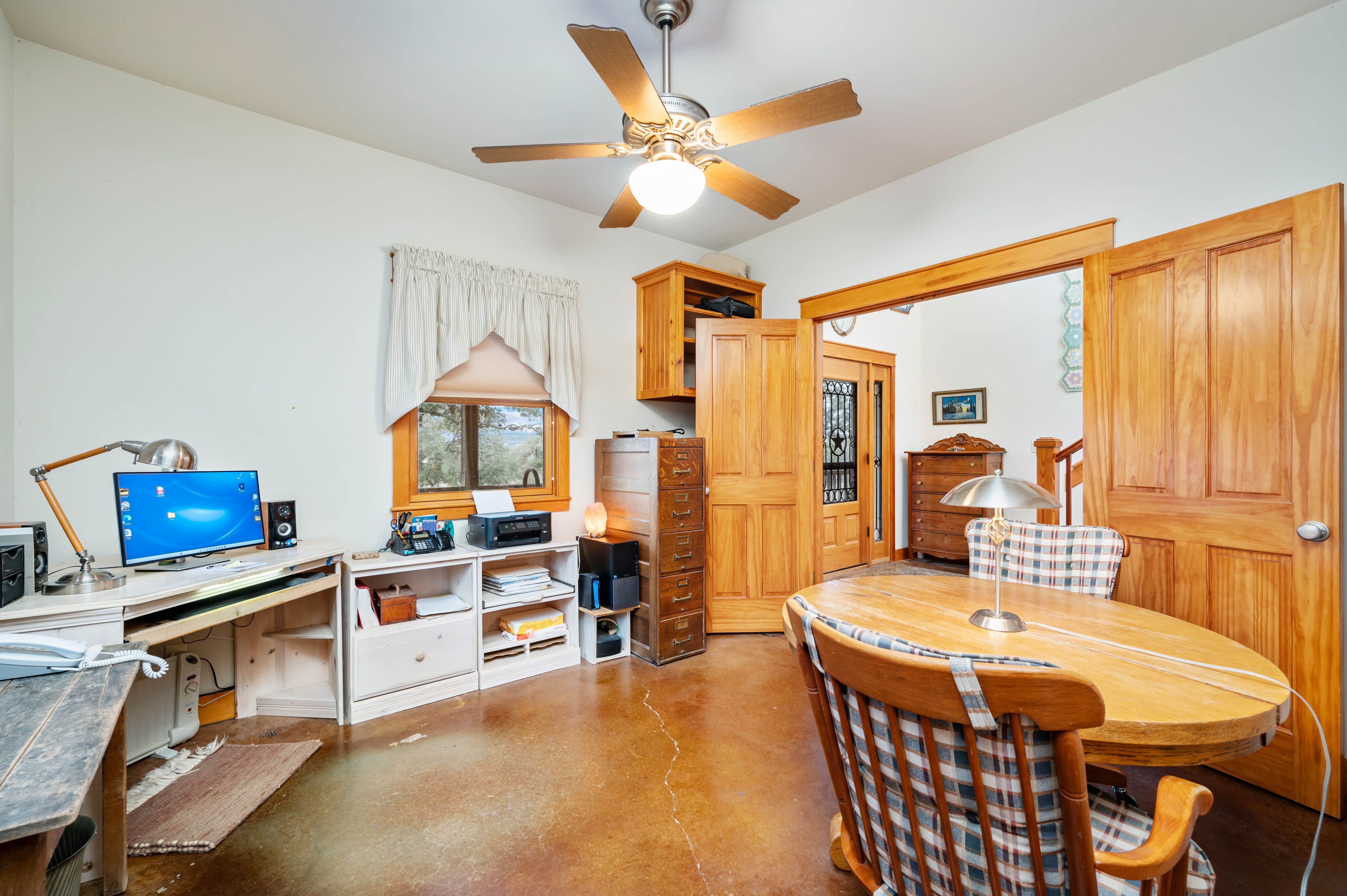 Land Listing Agent Photo