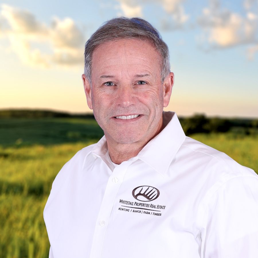 Land Listing Agent Photo