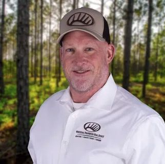 Land Listing Agent Photo