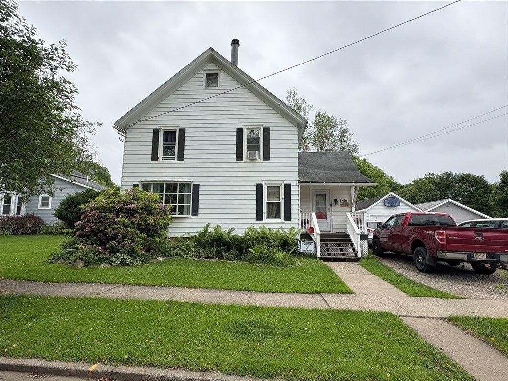 Land Listing Agent Photo