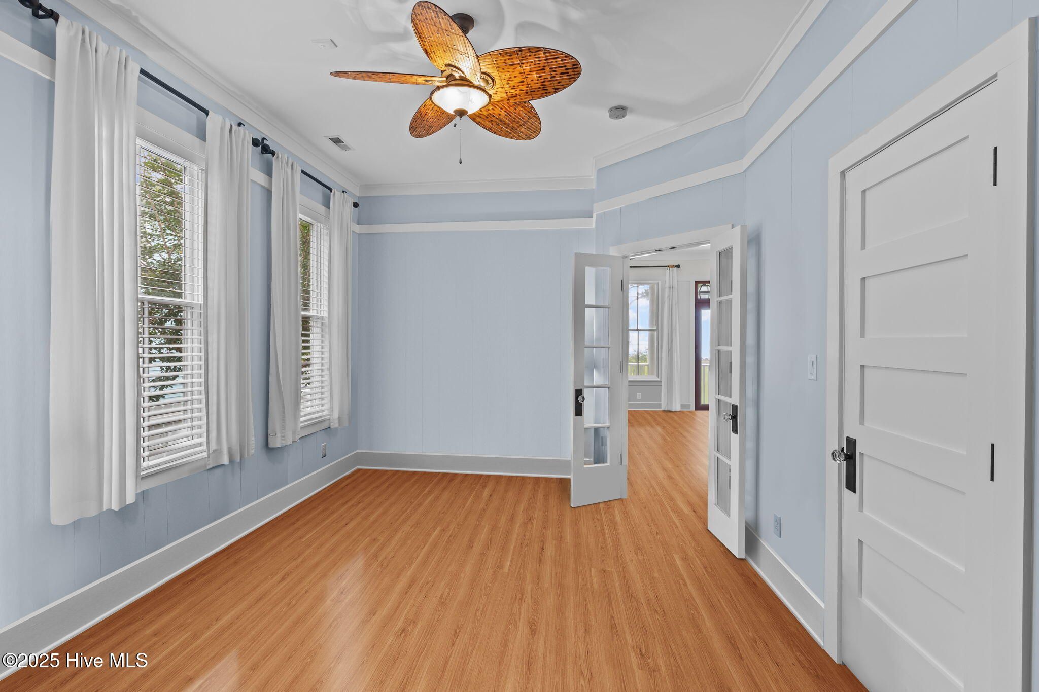 Land Listing Agent Photo