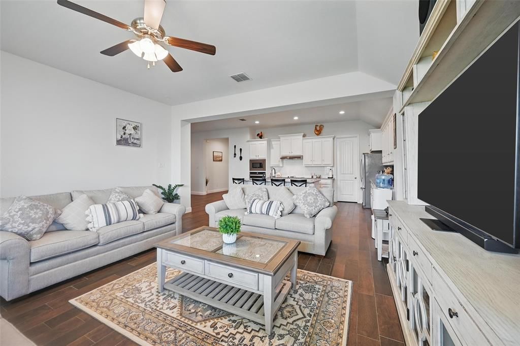 Land Listing Agent Photo