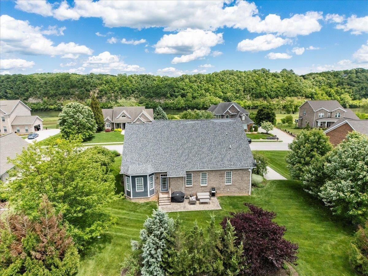 Land Listing Agent Photo