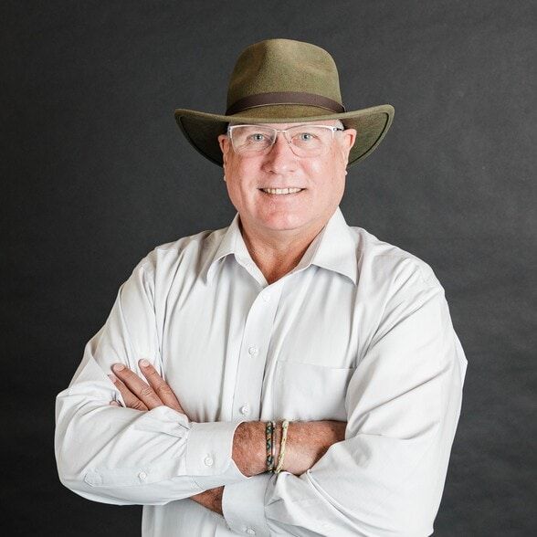 Land Listing Agent Photo