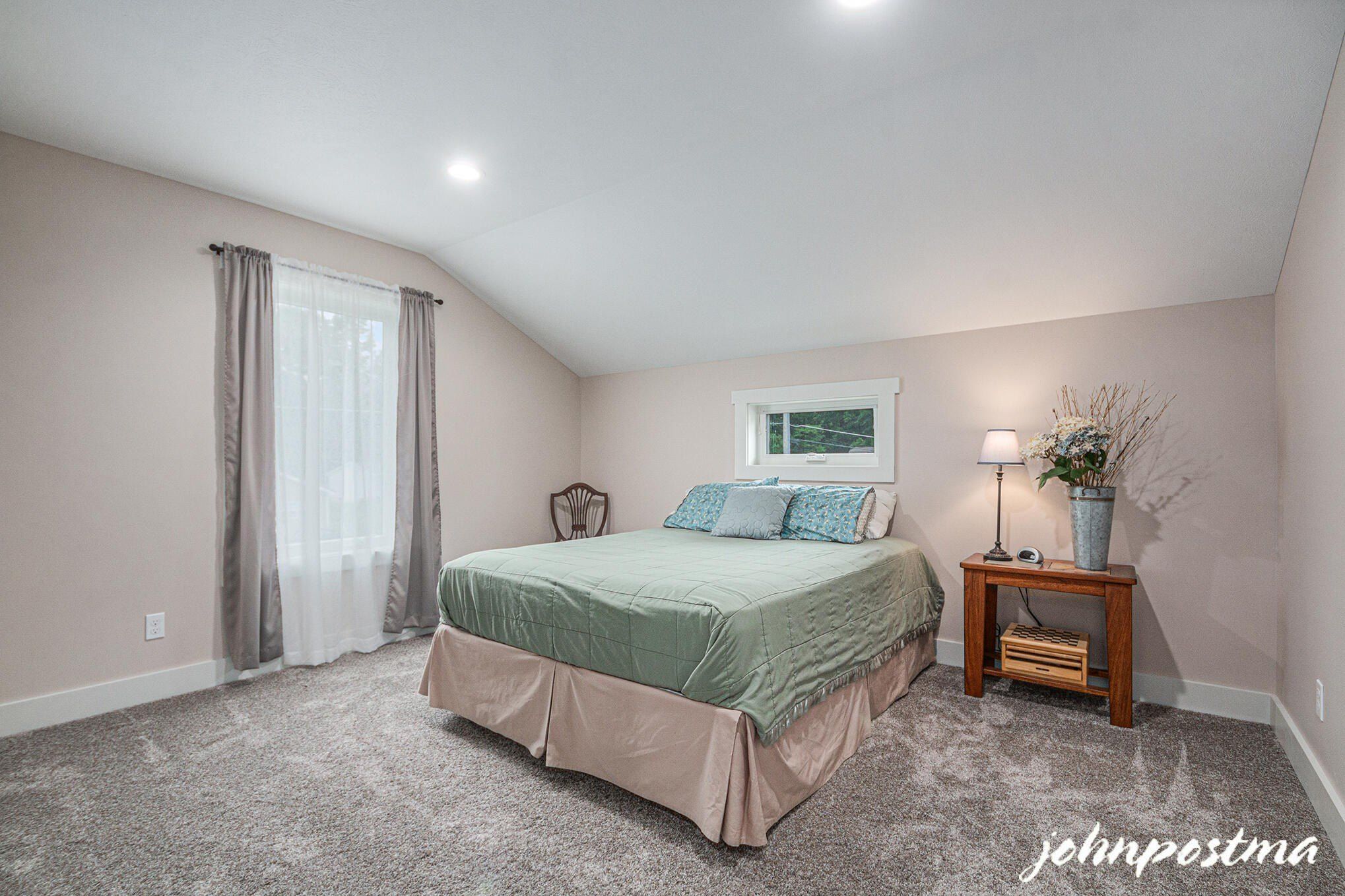 Land Listing Agent Photo
