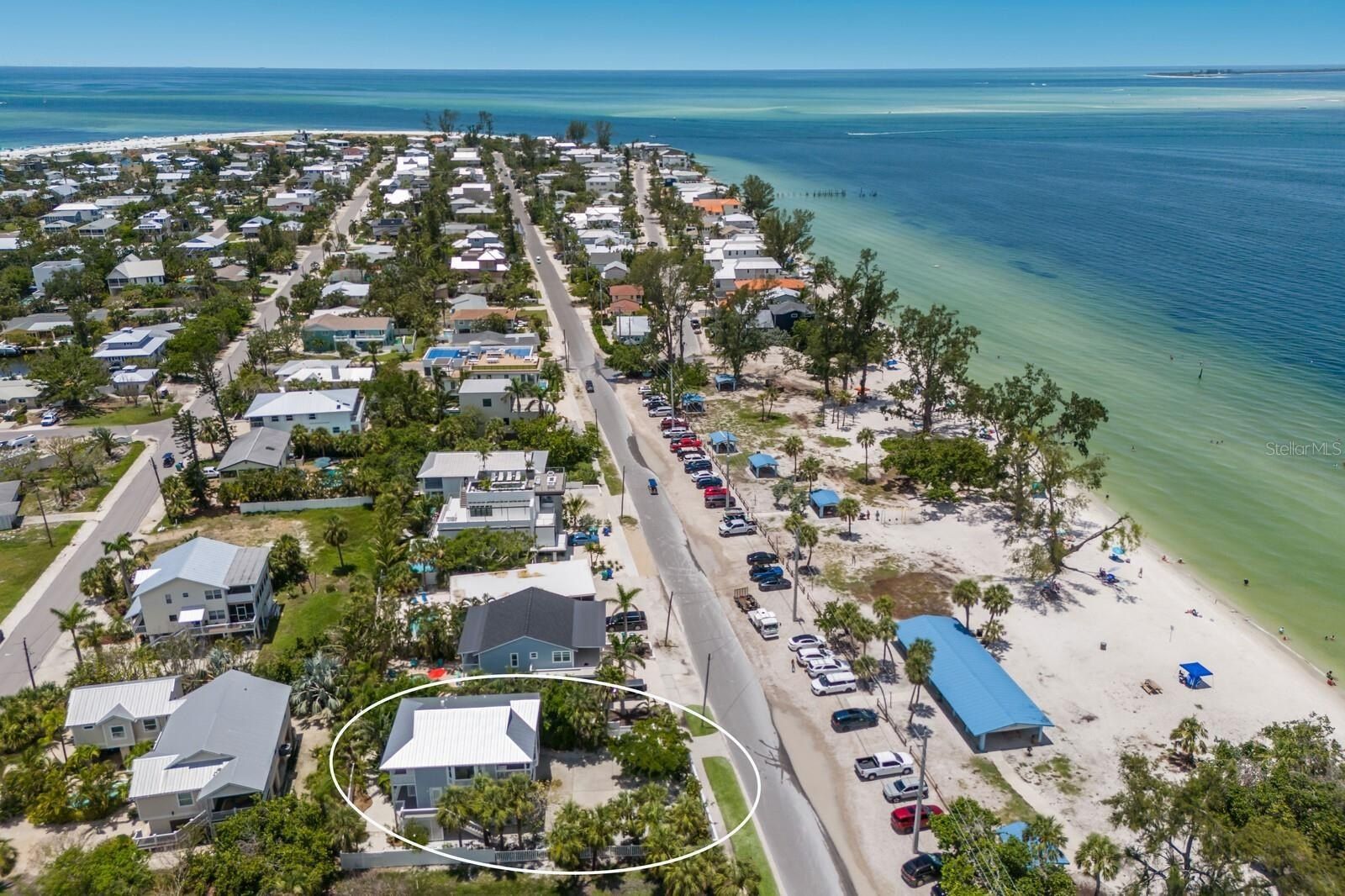 Land Listing Agent Photo