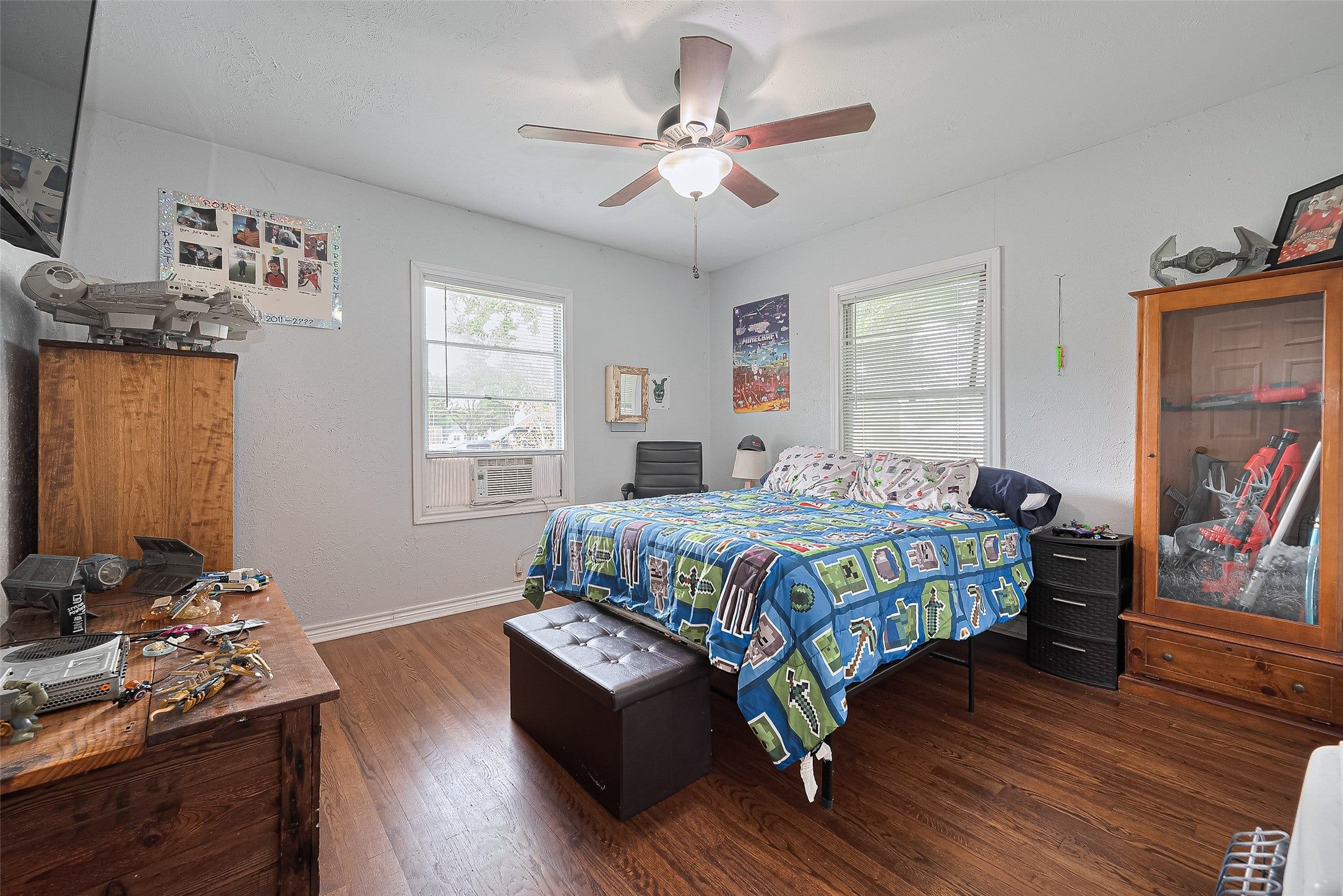 Land Listing Agent Photo