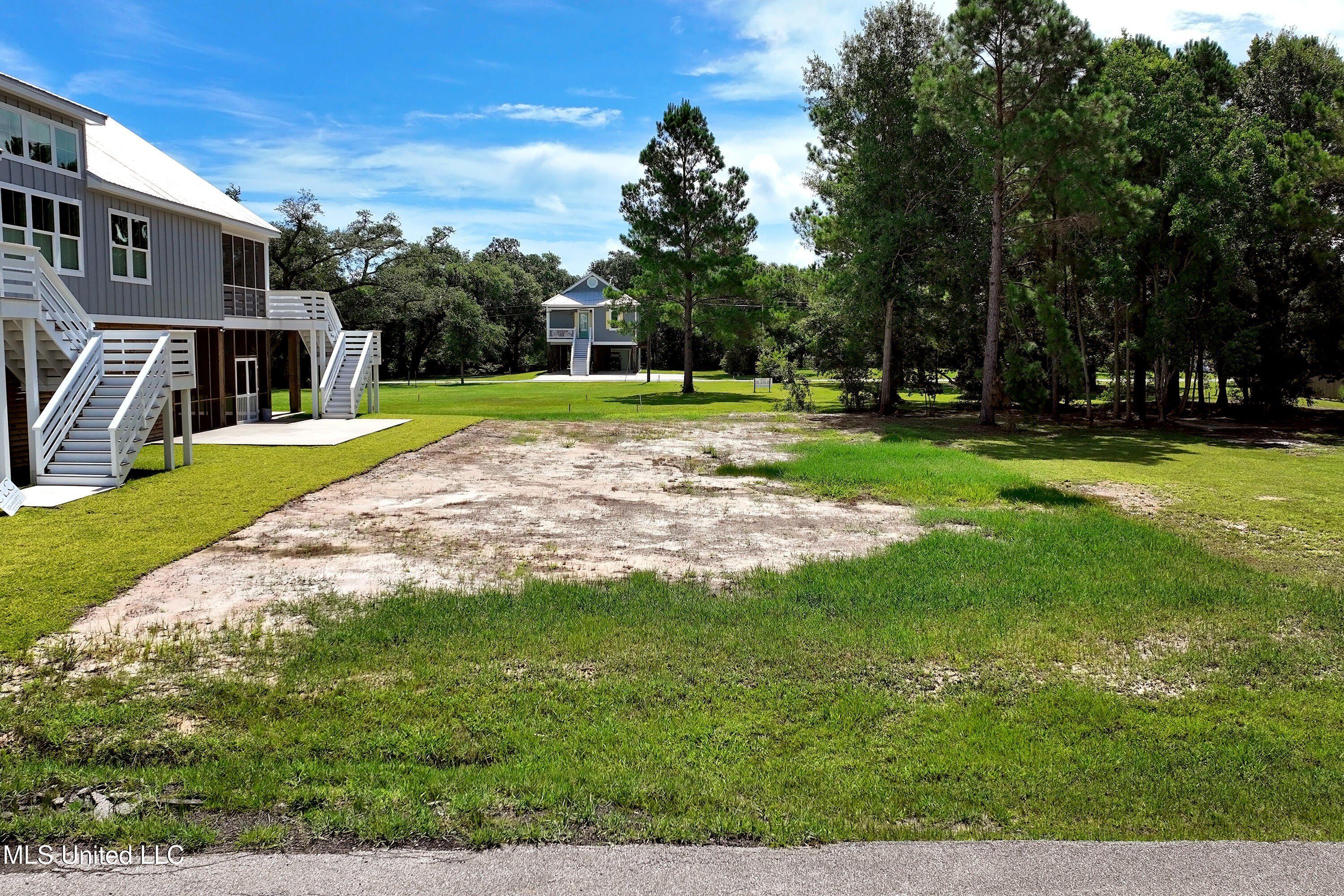 Land Listing Agent Photo