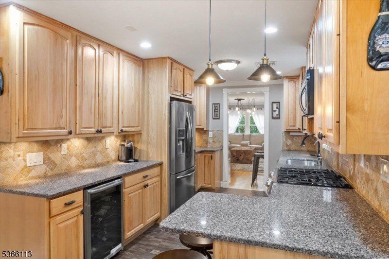 Land Listing Agent Photo