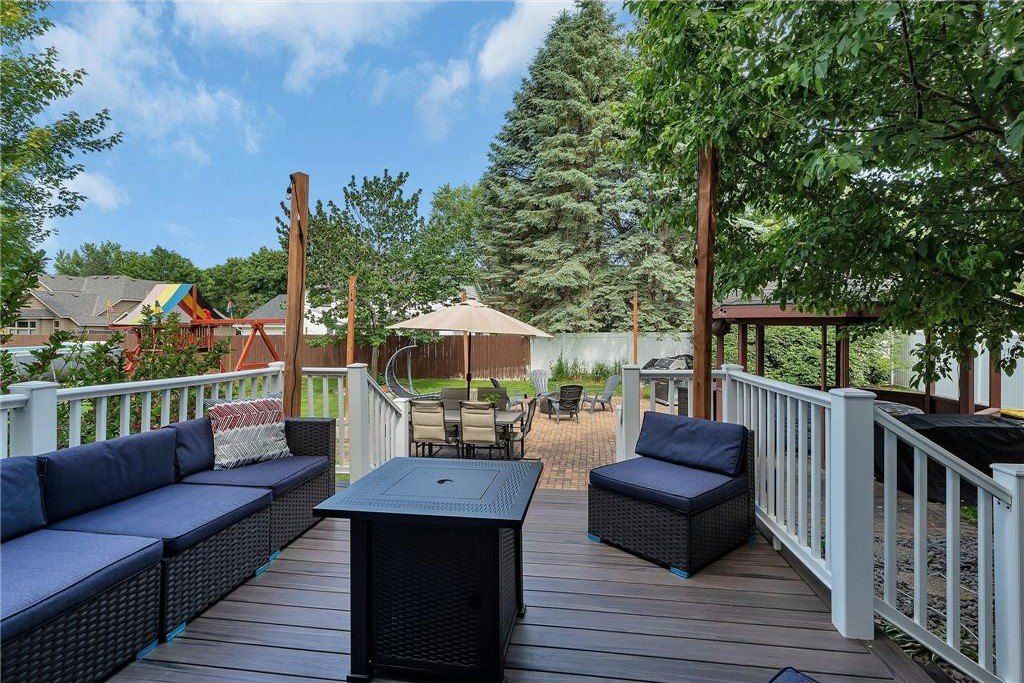 Land Listing Agent Photo