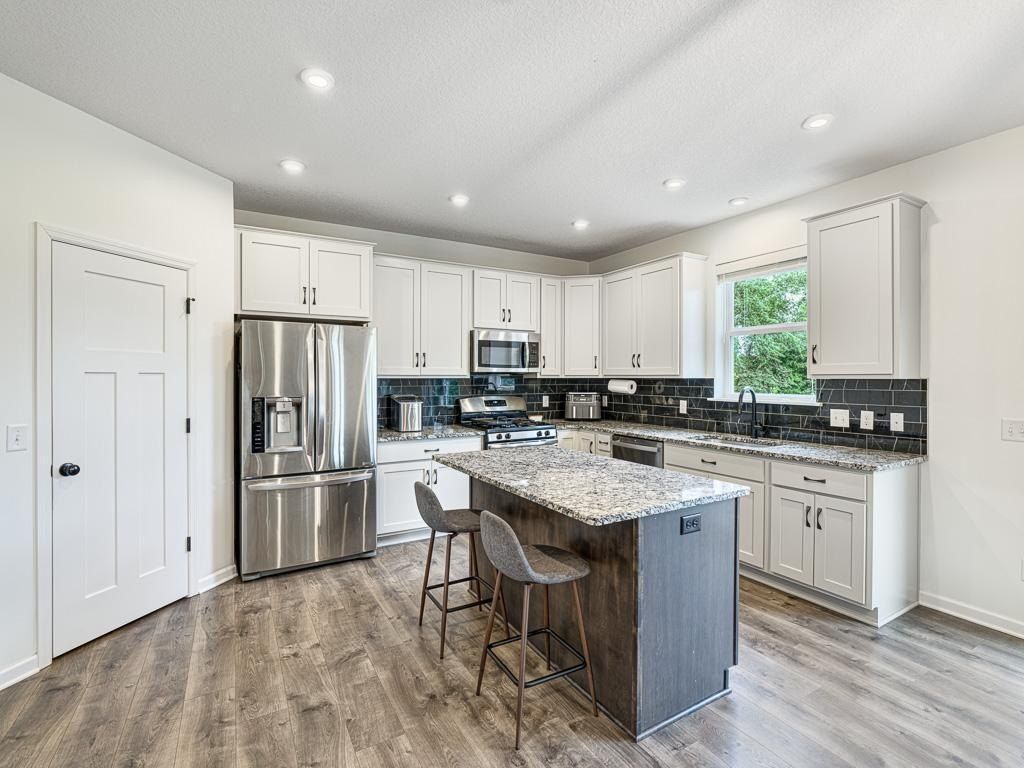 Land Listing Agent Photo