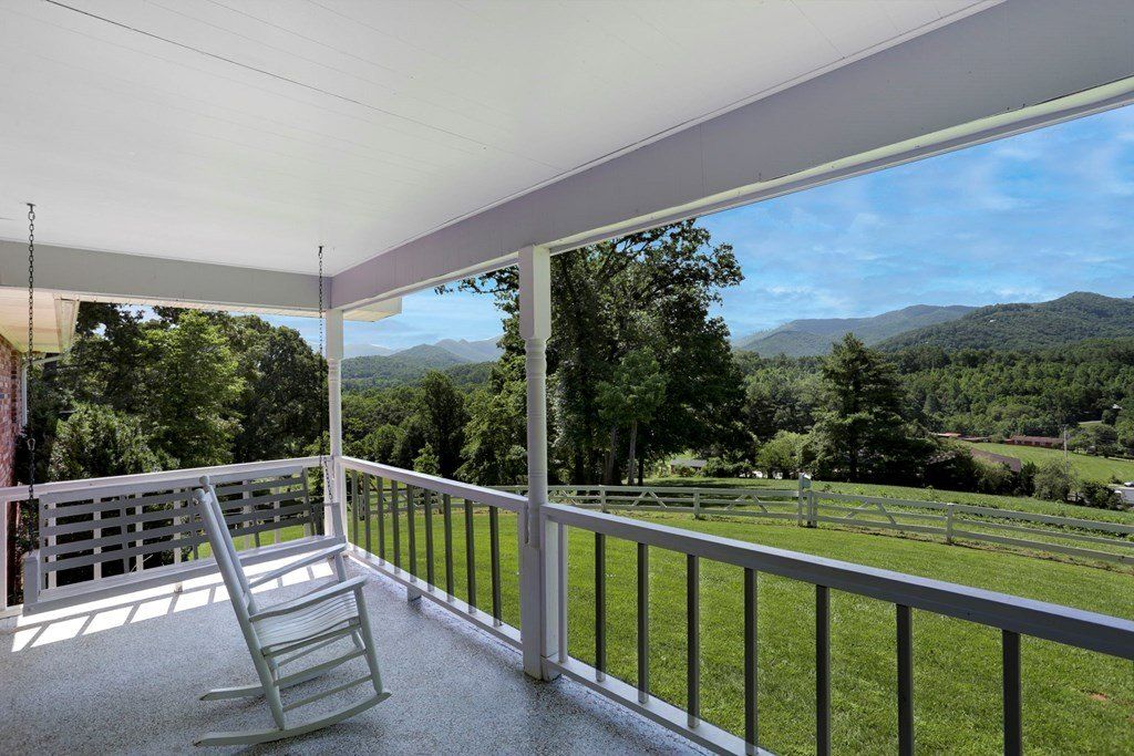 Land Listing Agent Photo