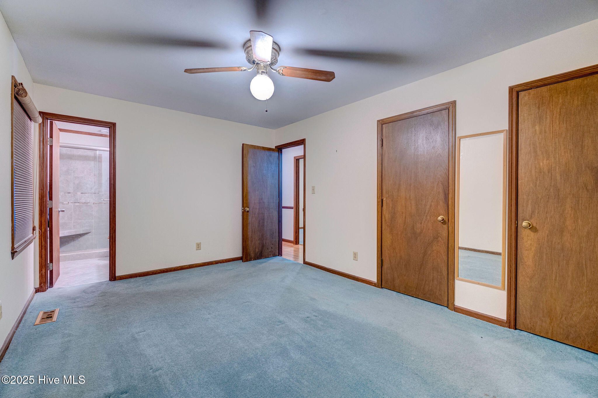 Land Listing Agent Photo