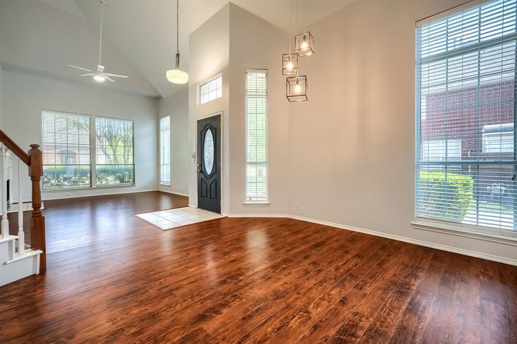 Land Listing Agent Photo