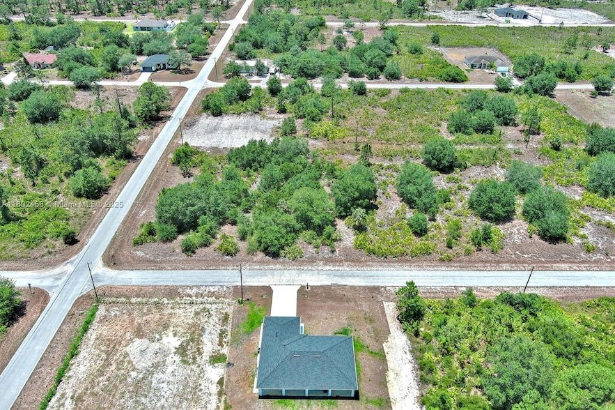 Land Listing Agent Photo