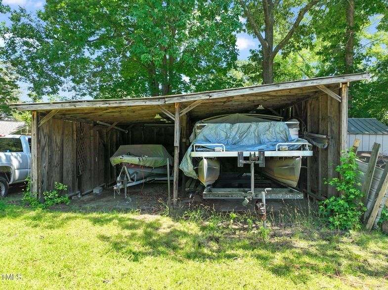 Land Listing Agent Photo