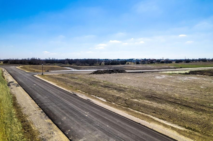 Land Listing Agent Photo