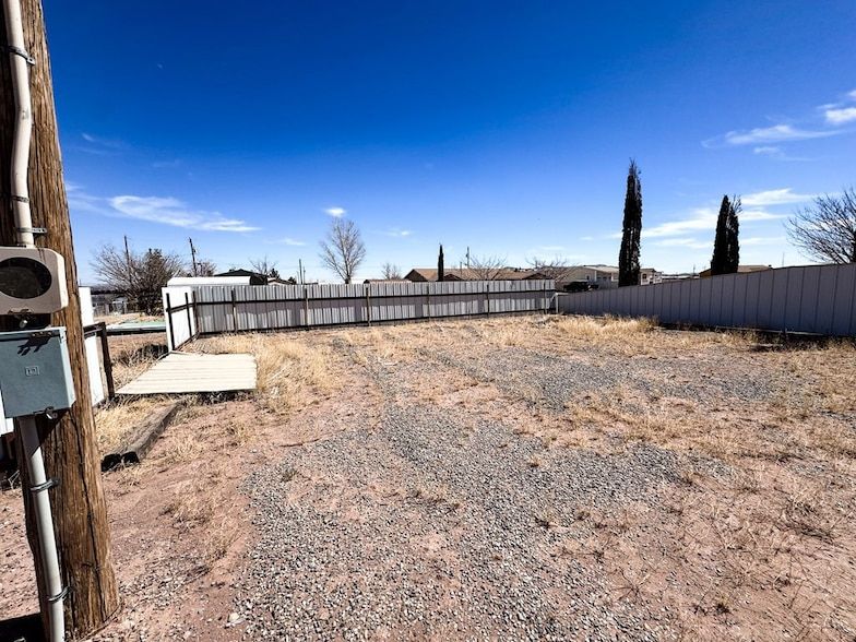 Land Listing Agent Photo