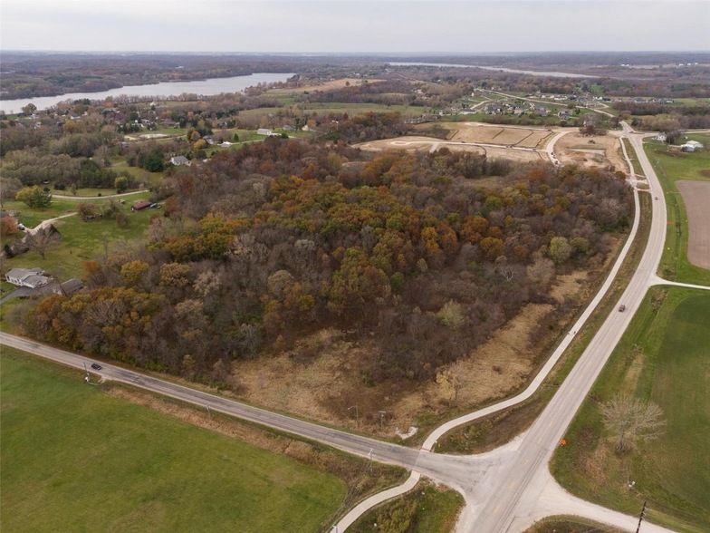 Land Listing Agent Photo