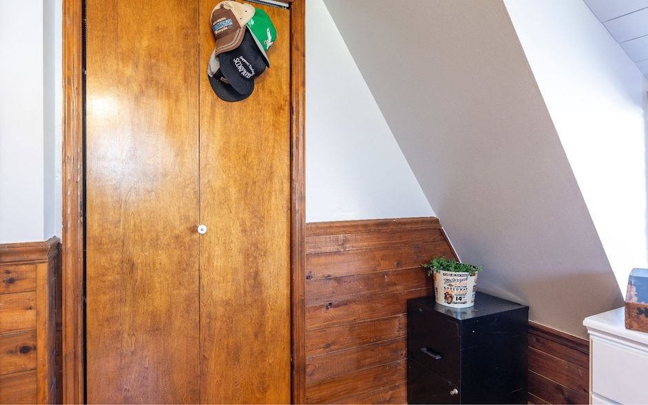 Land Listing Agent Photo