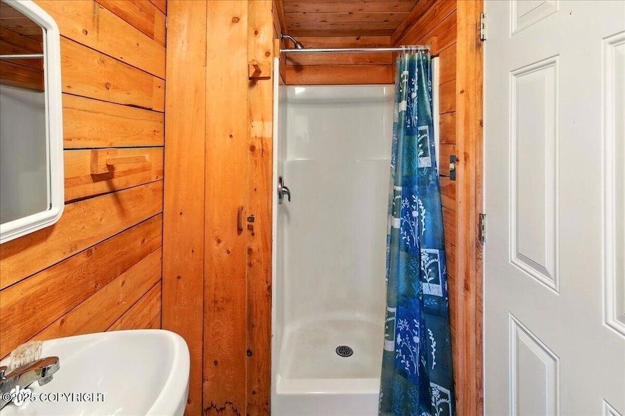 Land Listing Agent Photo