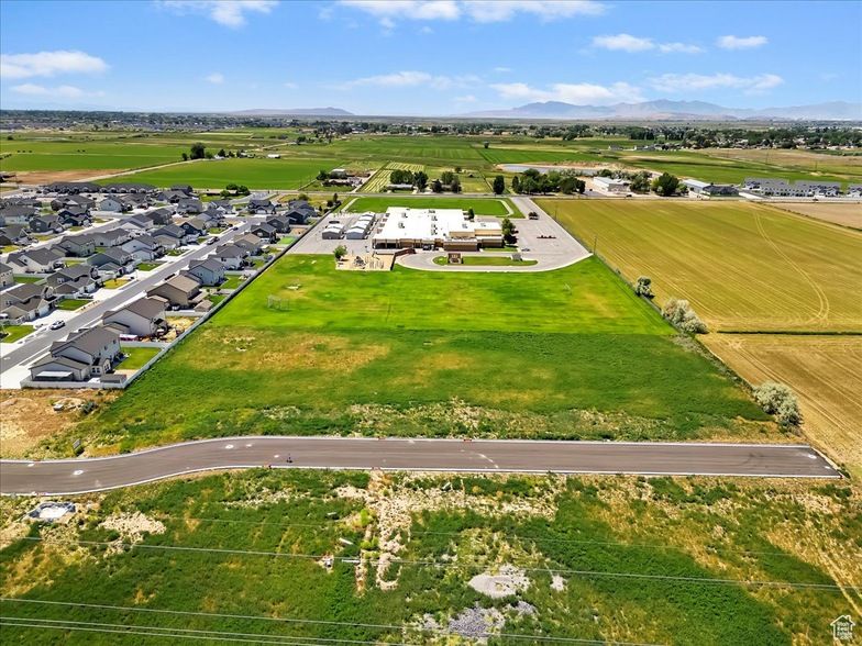 Land Listing Agent Photo