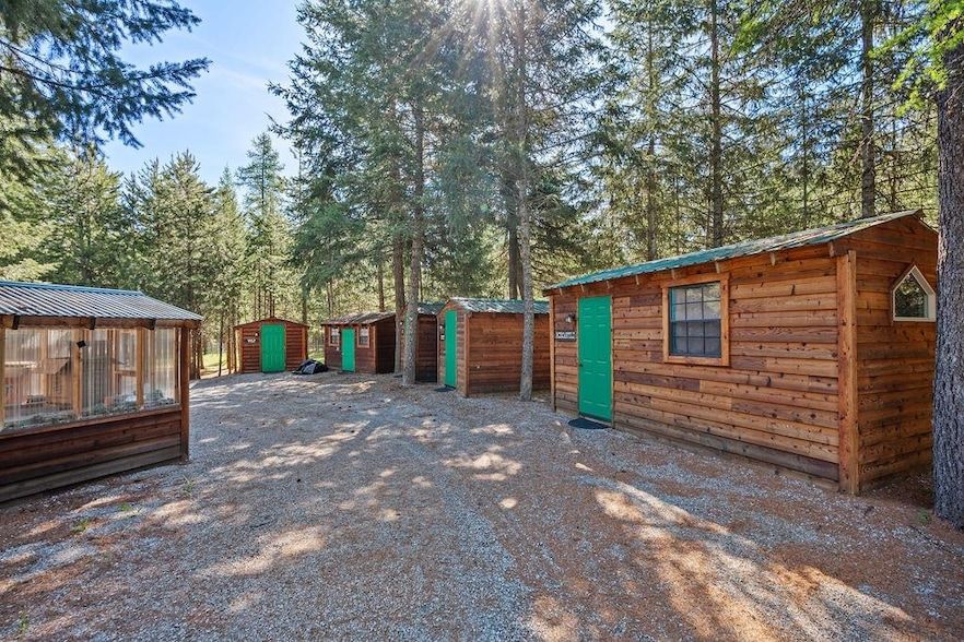 Land Listing Agent Photo