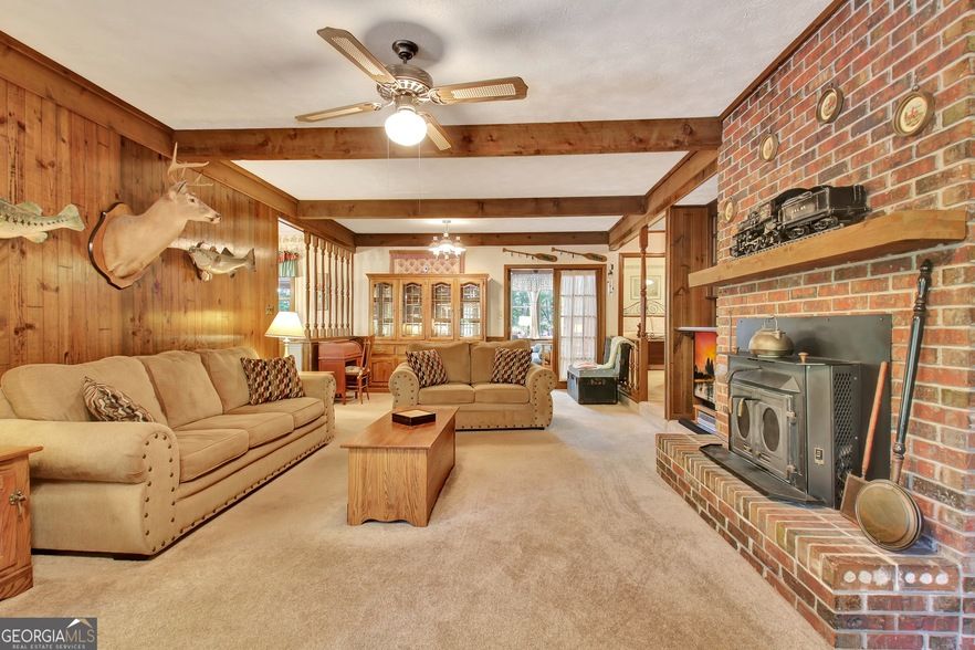 Land Listing Agent Photo