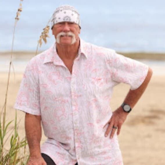 Land Listing Agent Photo