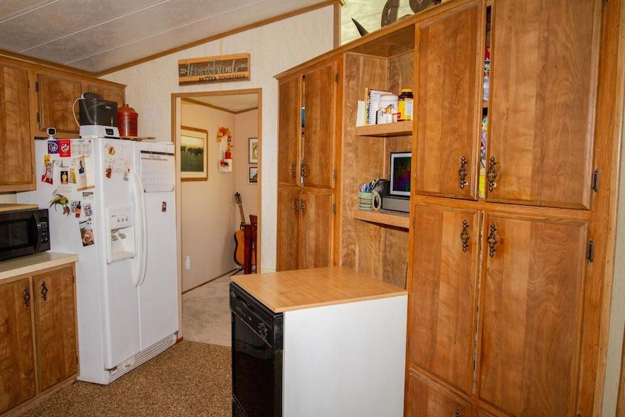 Land Listing Agent Photo