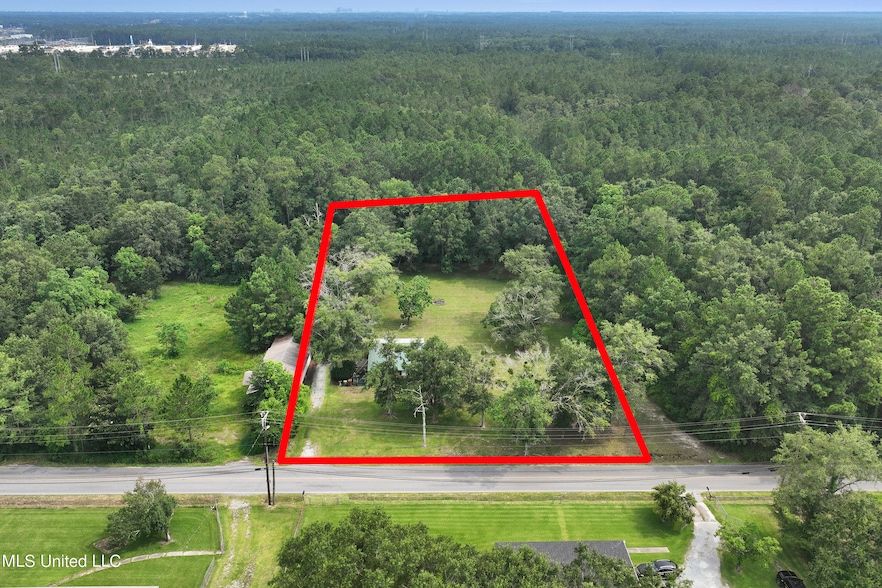Land Listing Agent Photo