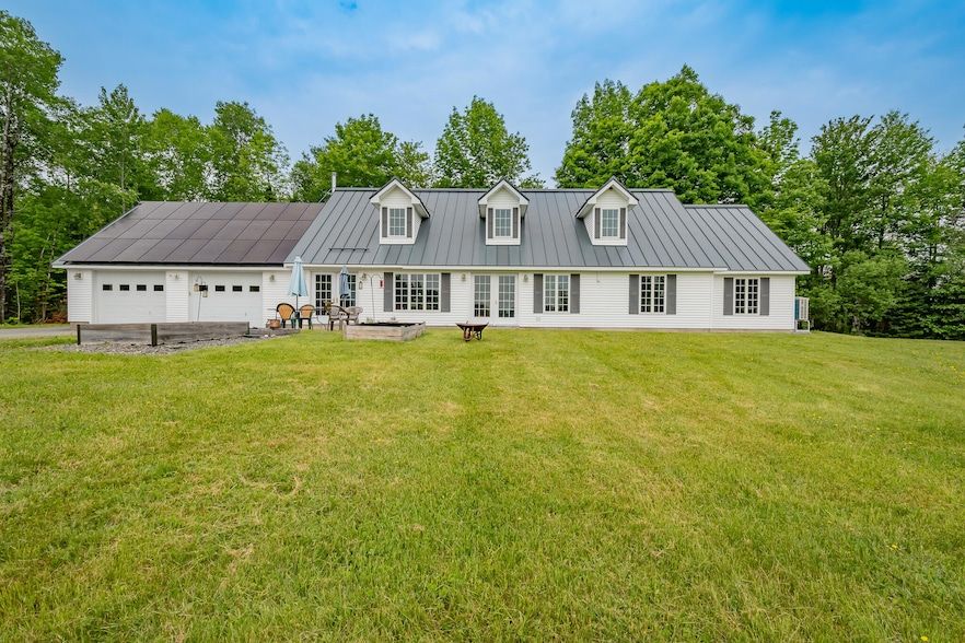 Land Listing Agent Photo