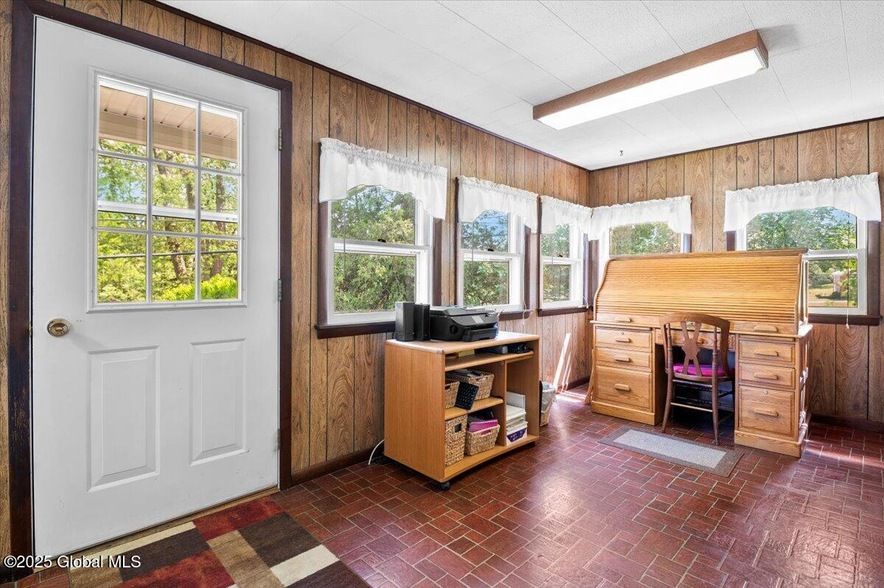 Land Listing Agent Photo