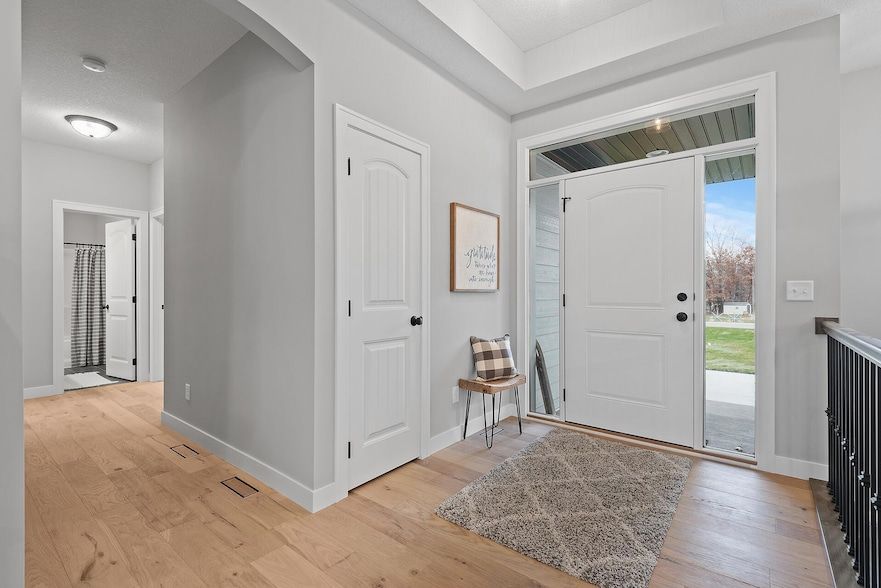 Land Listing Agent Photo