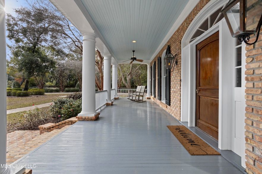 Land Listing Agent Photo