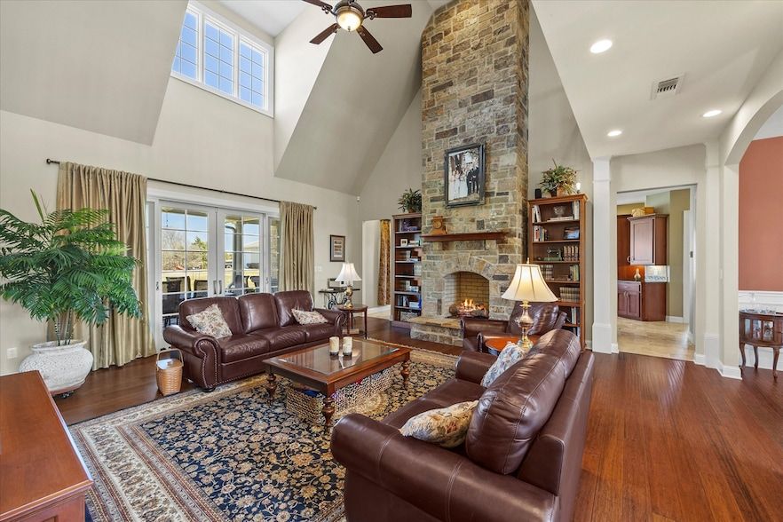 Land Listing Agent Photo