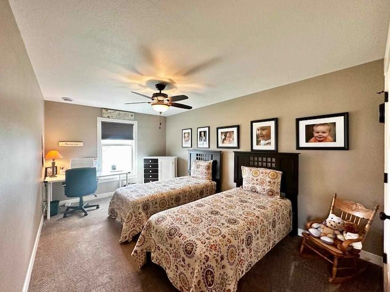 Land Listing Agent Photo