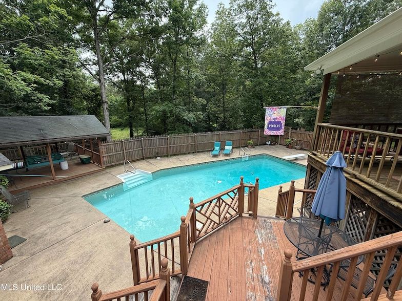 Land Listing Agent Photo