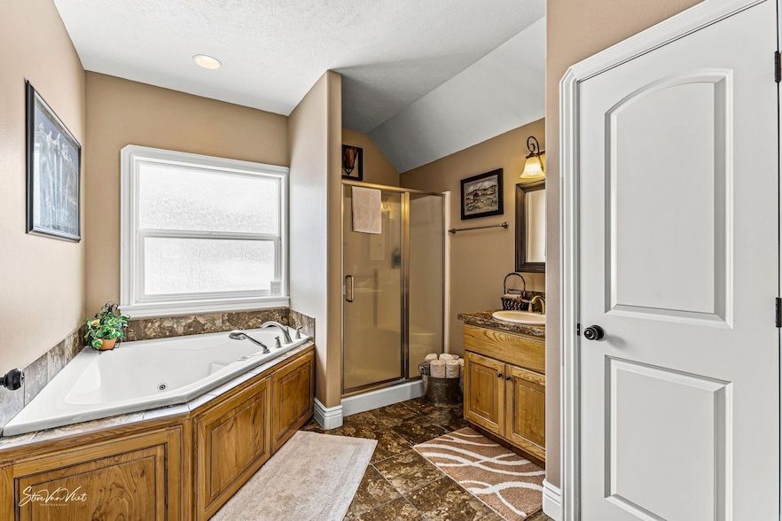 Land Listing Agent Photo