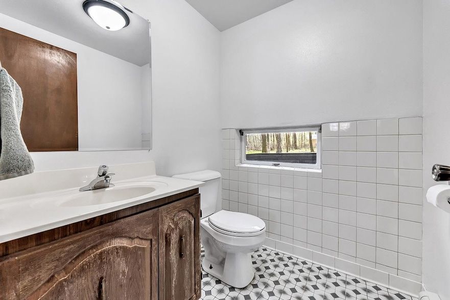 Land Listing Agent Photo