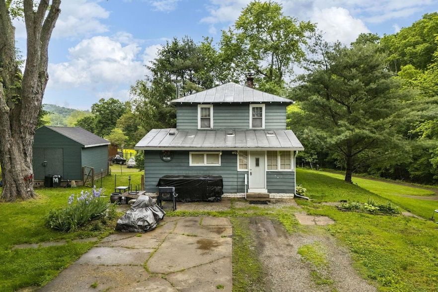 Land Listing Agent Photo