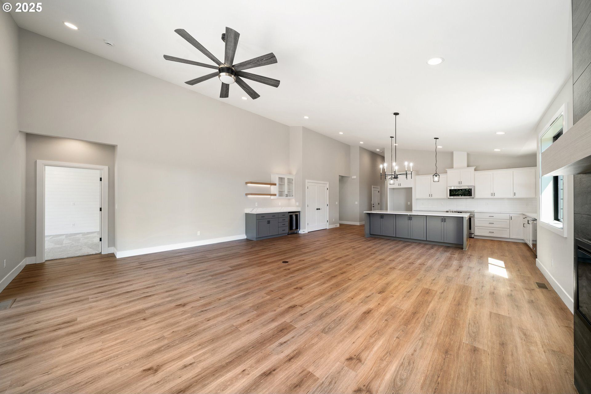 Land Listing Agent Photo