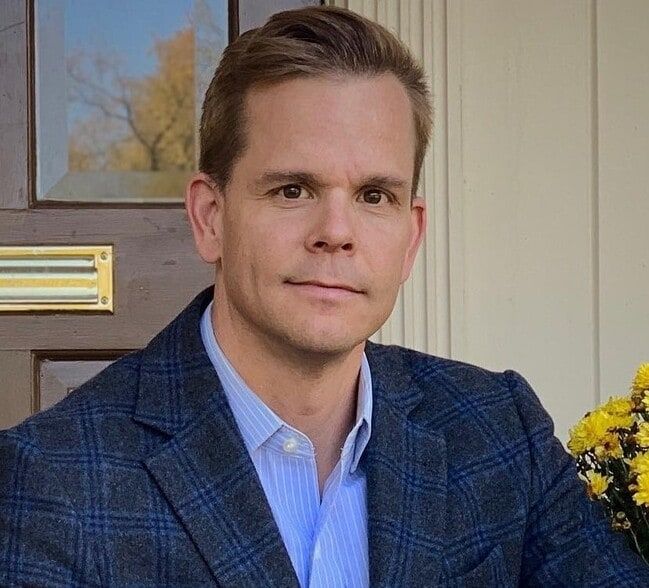 Land Listing Agent Photo