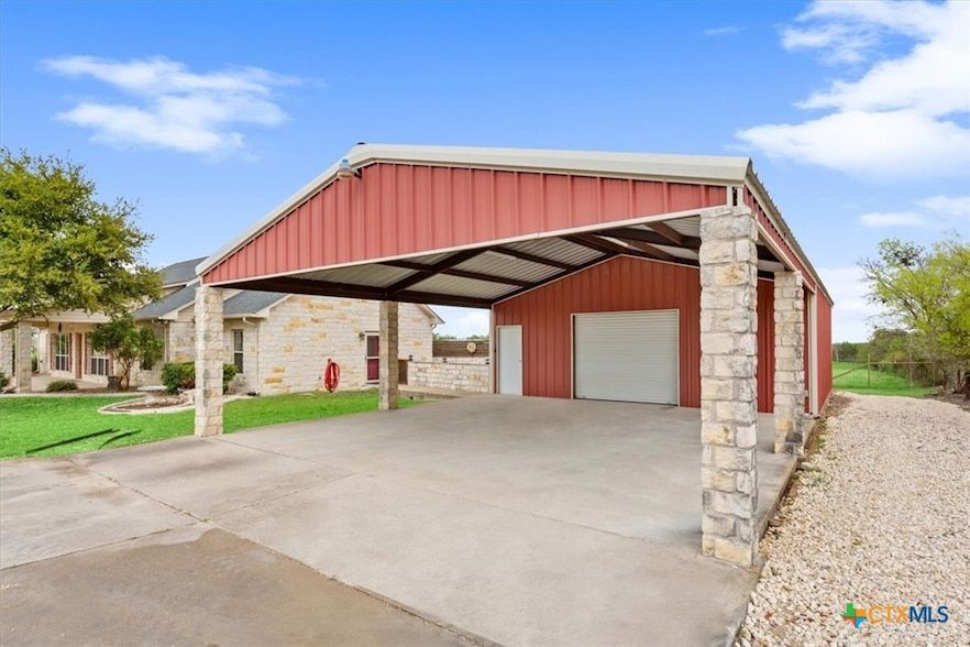 Land Listing Agent Photo