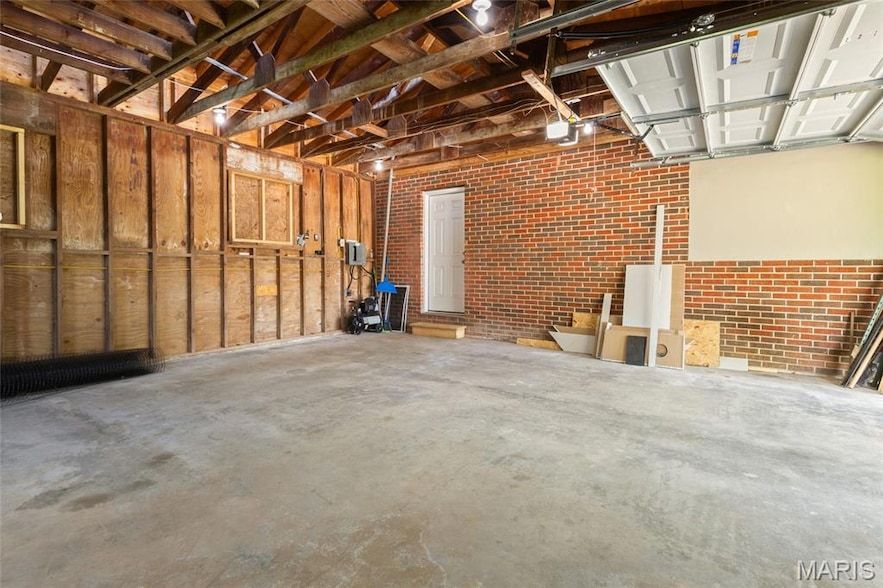 Land Listing Agent Photo