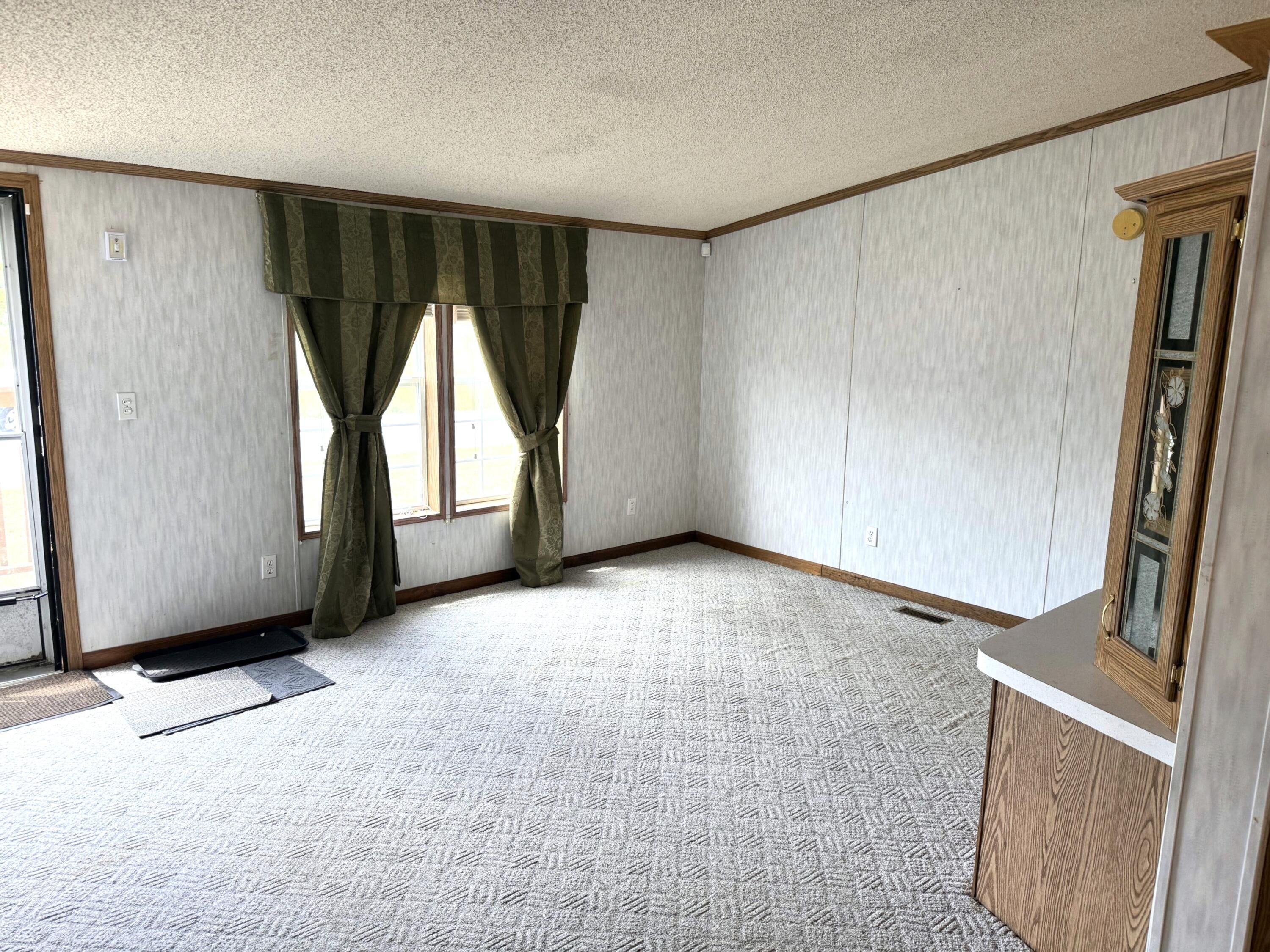 Land Listing Agent Photo