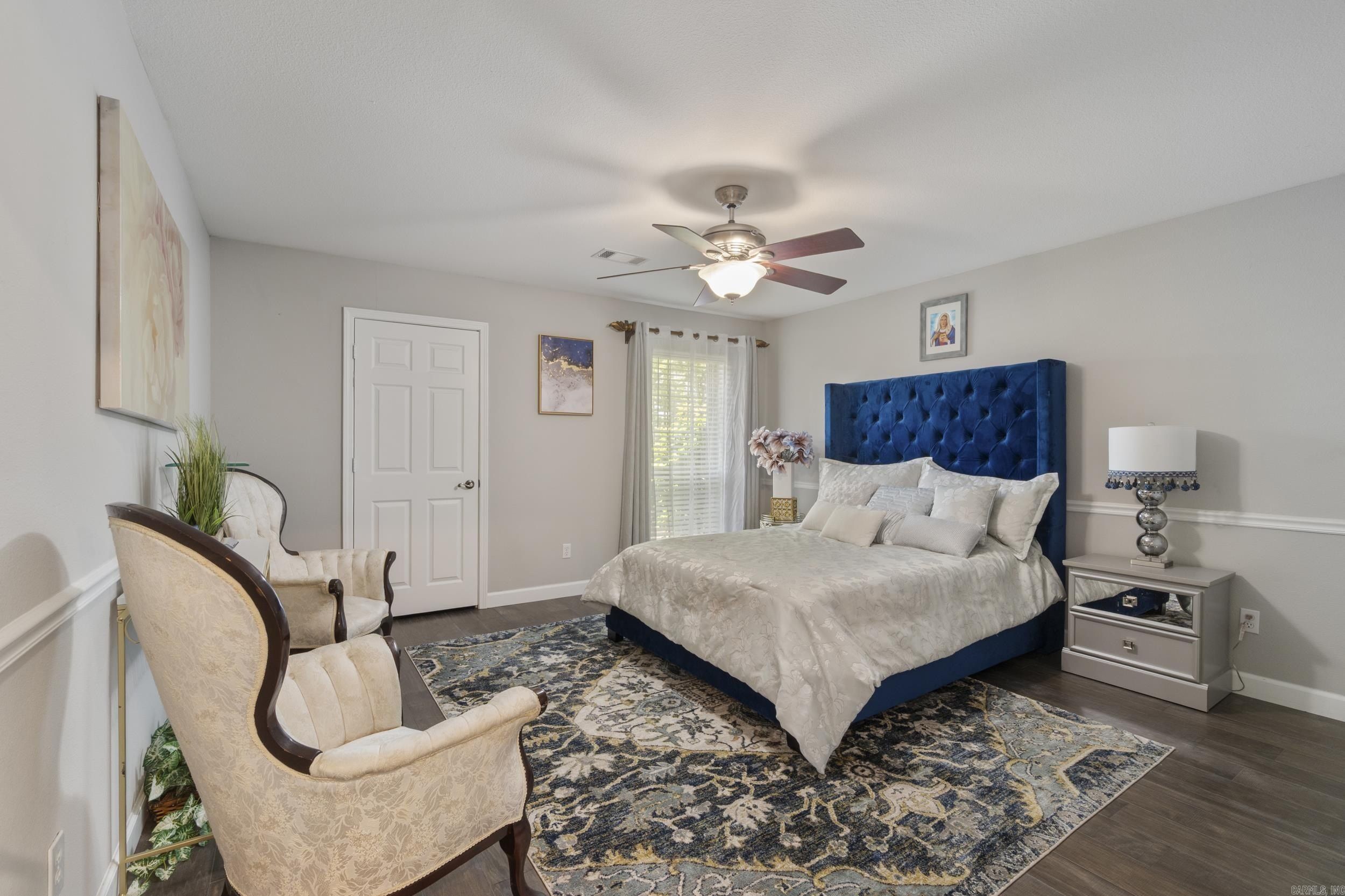 Land Listing Agent Photo