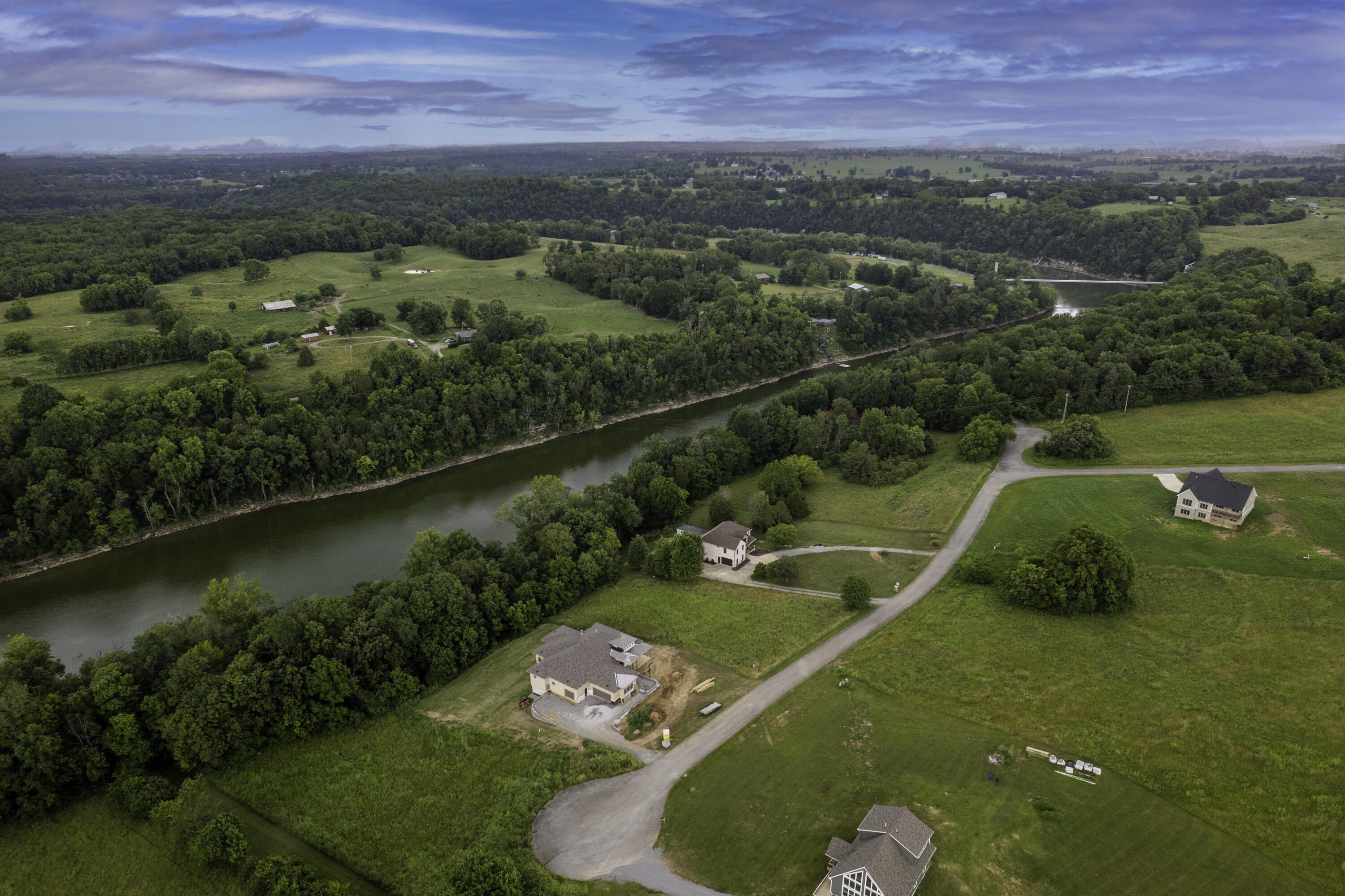 Land Listing Agent Photo