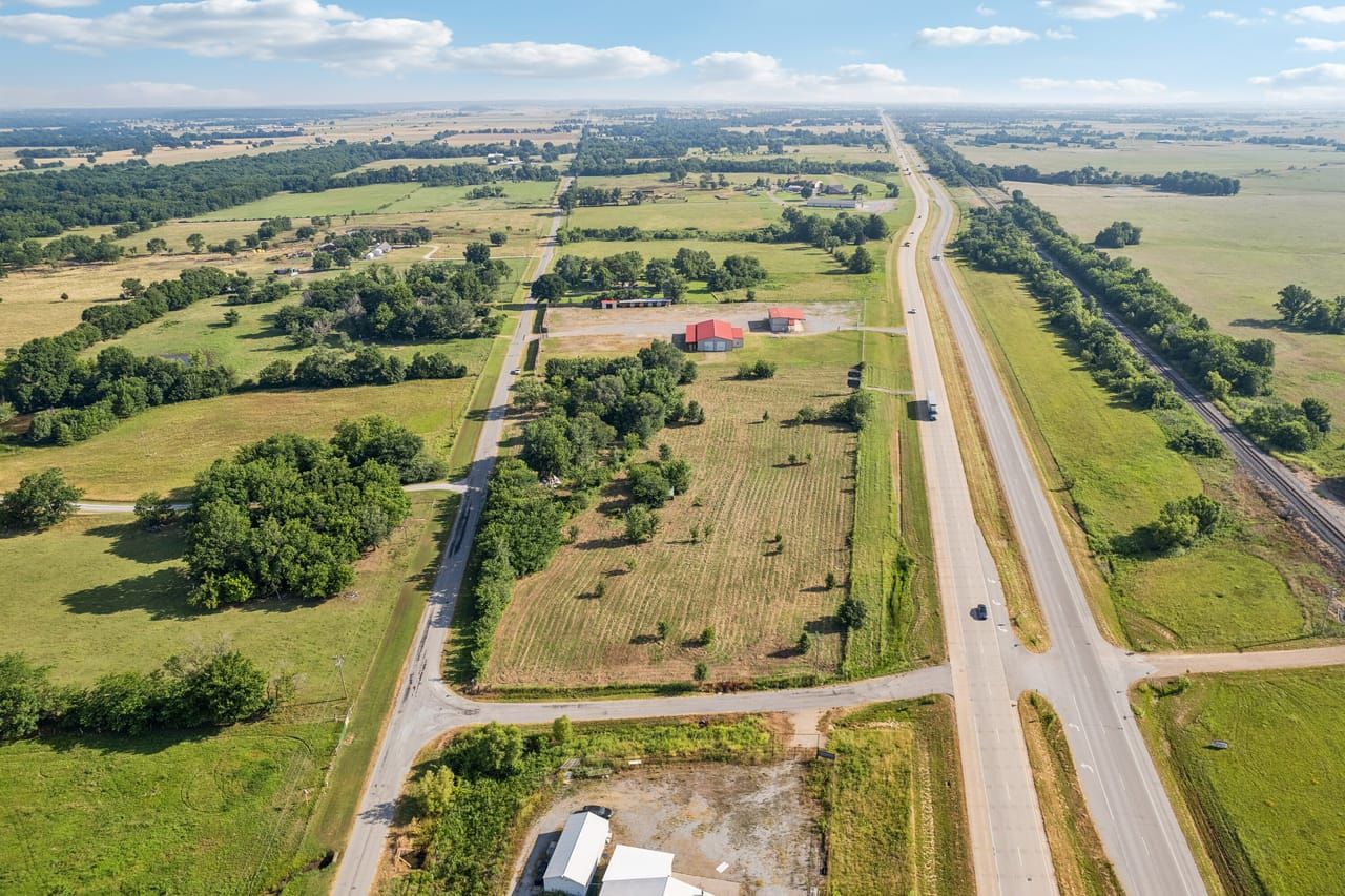 Land Listing Agent Photo