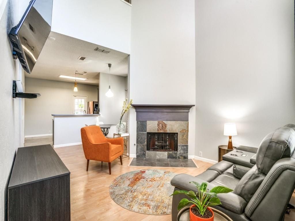 Land Listing Agent Photo